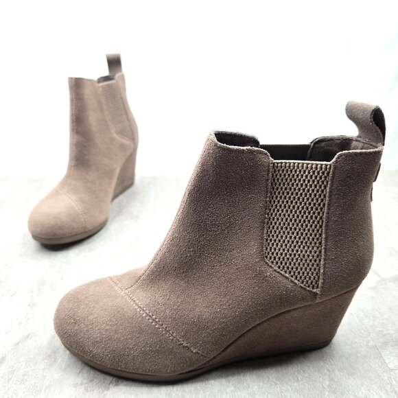 Toms Ankle Wedge Booties Size 6 Tan Suede Comfort Western Desert Chelsea Boots - Picture 1 of 10